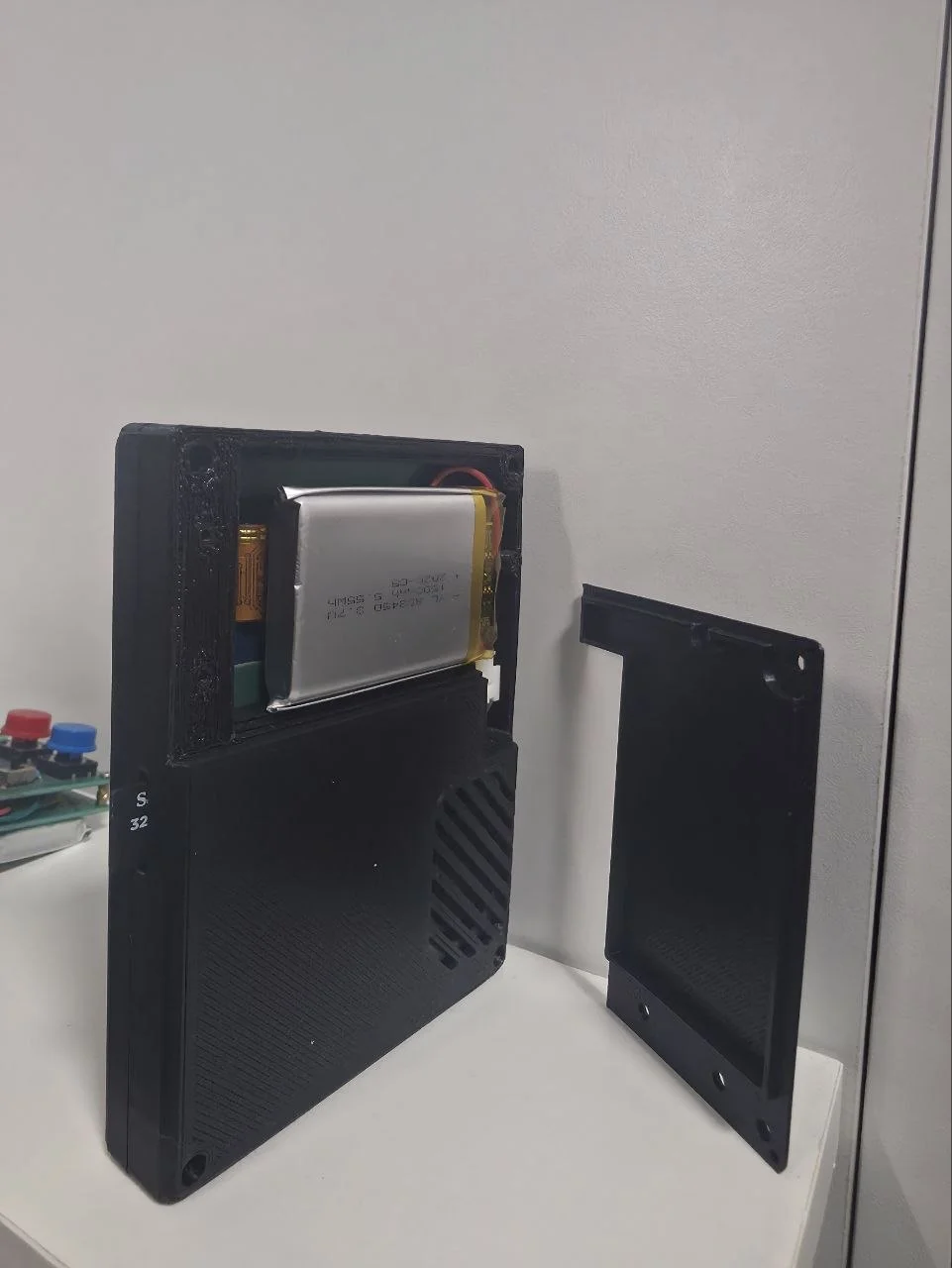v2 battery compartment